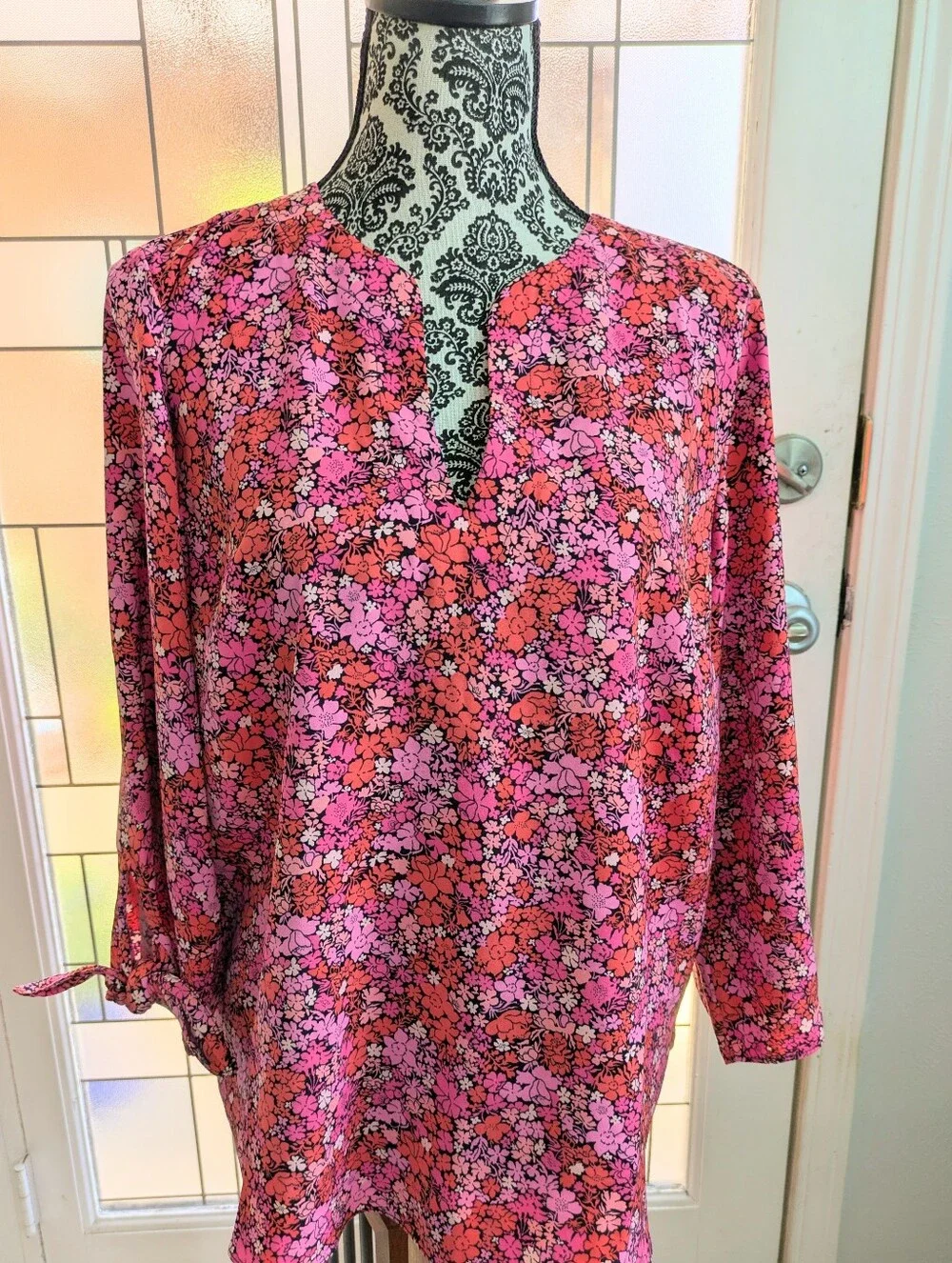 Michael Kors Floral Blouse V Neck 3/4 length tie cuff